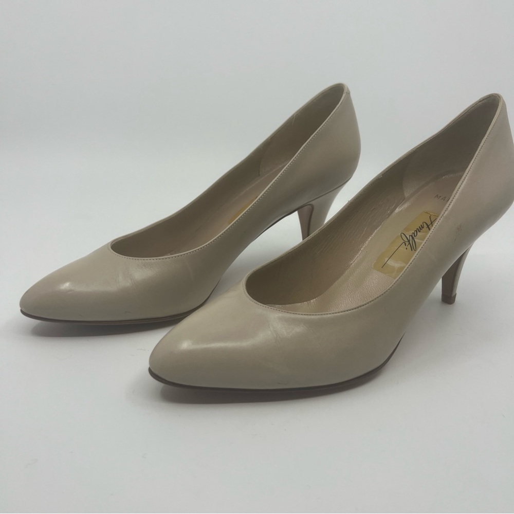 Vintage Amalfi Mattina nude tan pointy toe heels shoes 6.5 made in Italy